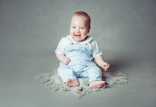 Baby Portraits Ideas ages 6 to 10 Months