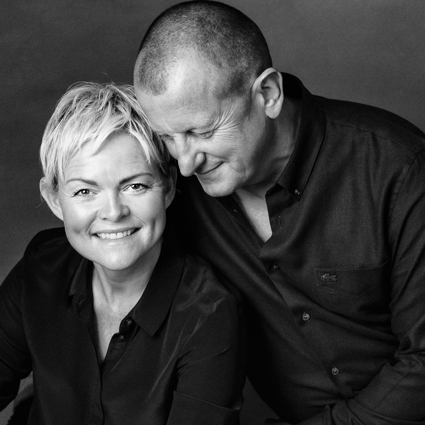 Couples Photoshoot  & 10x8" Art Mounted Print of your choice.