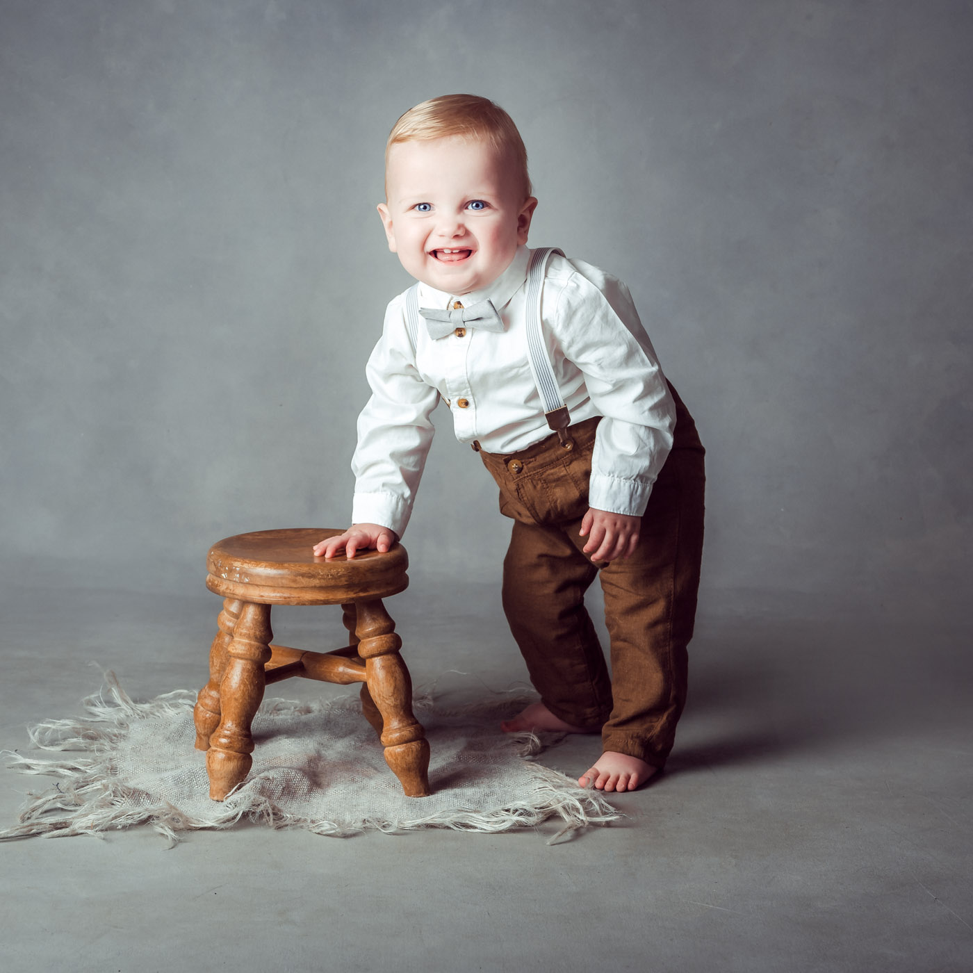 First Birthday Photoshoot  & 10x8" Art Mounted Print of your choice.