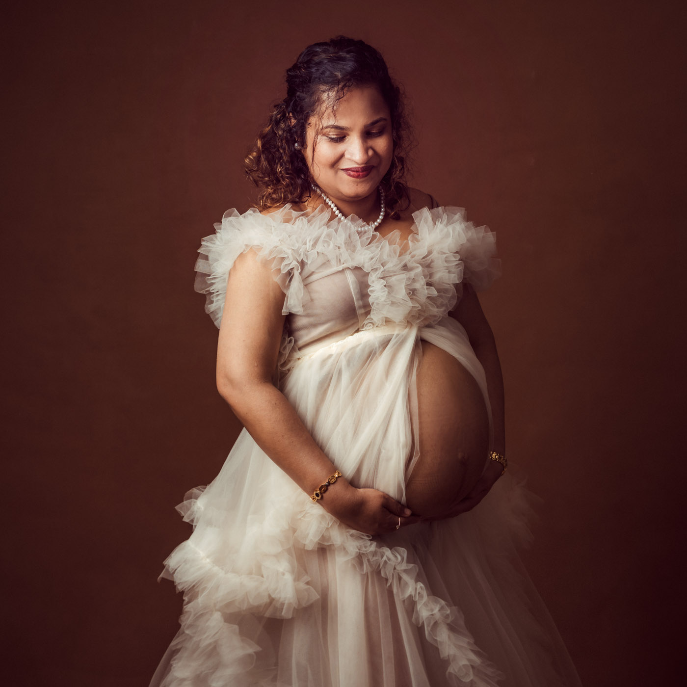 Bump to Baby Photoshoot Experience  & 12x10" Art Mounted Print of your choice.