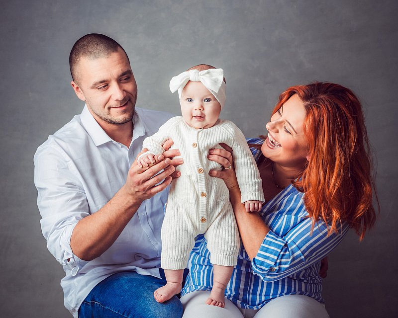 baby & parents photoshoot at studio27
